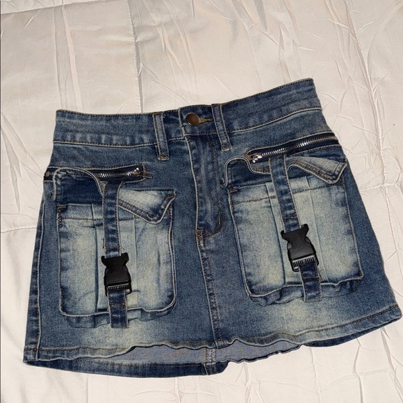 Cargo Mini Skirt - Picture 1 of 4
